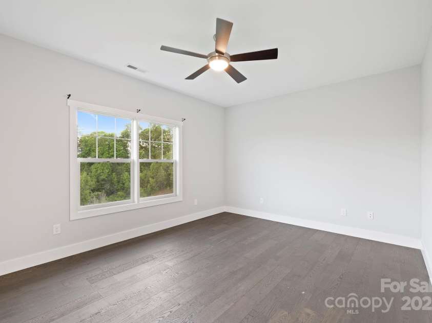 505 Sky Ridge Drive, Leicester, NC 28748.  MLS# CAR4258351, YatesRealty ID 19465. 