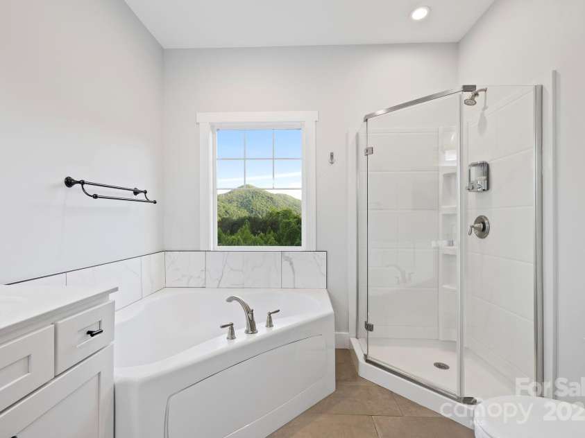 505 Sky Ridge Drive, Leicester, NC 28748.  MLS# CAR4258351, YatesRealty ID 19465. 