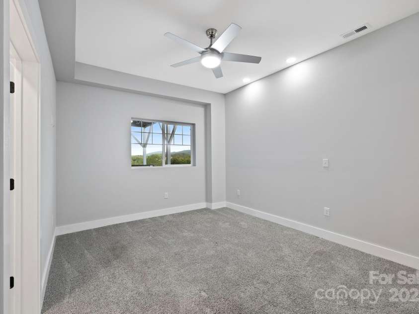 505 Sky Ridge Drive, Leicester, NC 28748.  MLS# CAR4258351, YatesRealty ID 19465. 