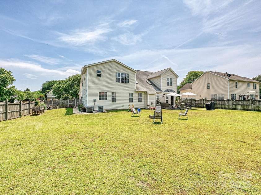 1109 Woodwinds Drive, Waxhaw, NC 28173.  MLS# CAR4261126, YatesRealty ID 19466. 