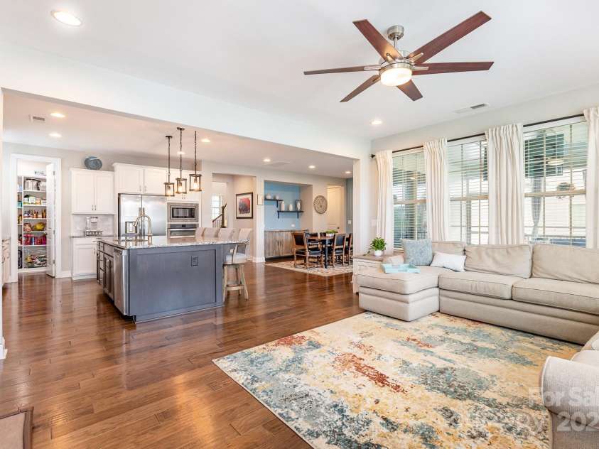 14228 Twin Eagles Lane, Charlotte, NC 28278.  MLS# CAR4260102, YatesRealty ID 19467. 