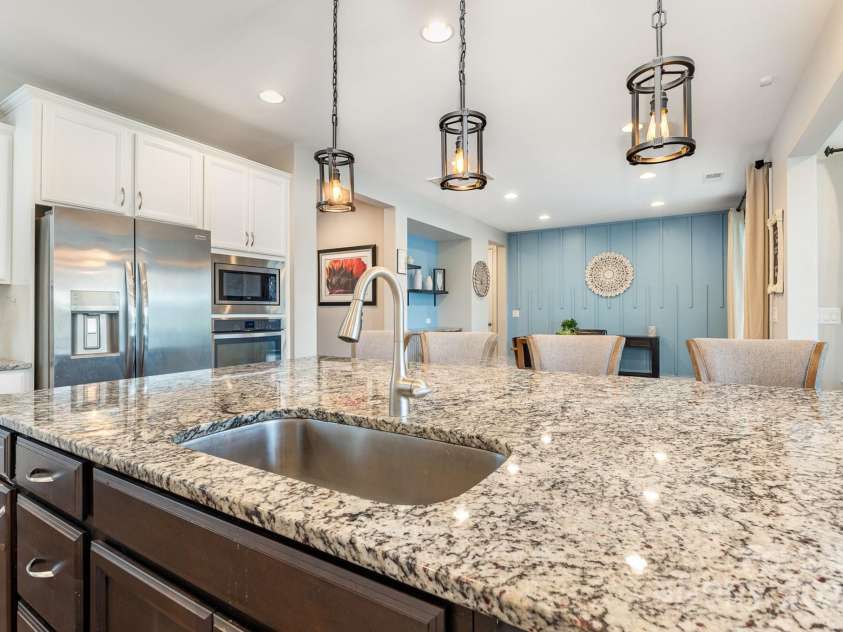 14228 Twin Eagles Lane, Charlotte, NC 28278.  MLS# CAR4260102, YatesRealty ID 19467. 