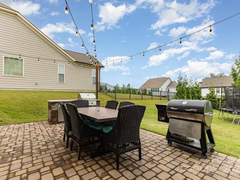 14228 Twin Eagles Lane, Charlotte, NC 28278.  MLS# CAR4260102, YatesRealty ID 19467. 