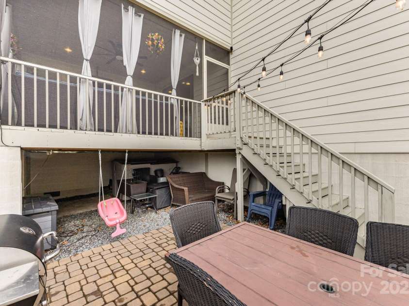 14228 Twin Eagles Lane, Charlotte, NC 28278.  MLS# CAR4260102, YatesRealty ID 19467. 