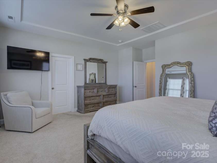 14228 Twin Eagles Lane, Charlotte, NC 28278.  MLS# CAR4324564, YatesRealty ID 19467. 