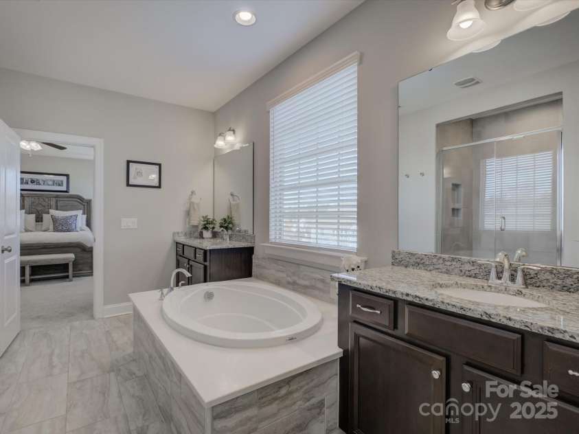 14228 Twin Eagles Lane, Charlotte, NC 28278.  MLS# CAR4324564, YatesRealty ID 19467. 