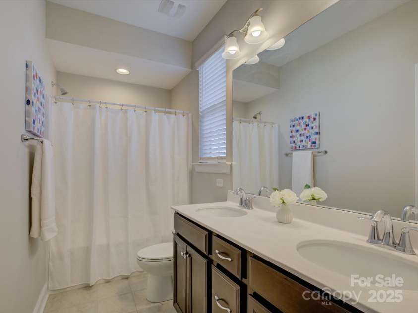 14228 Twin Eagles Lane, Charlotte, NC 28278.  MLS# CAR4324564, YatesRealty ID 19467. 