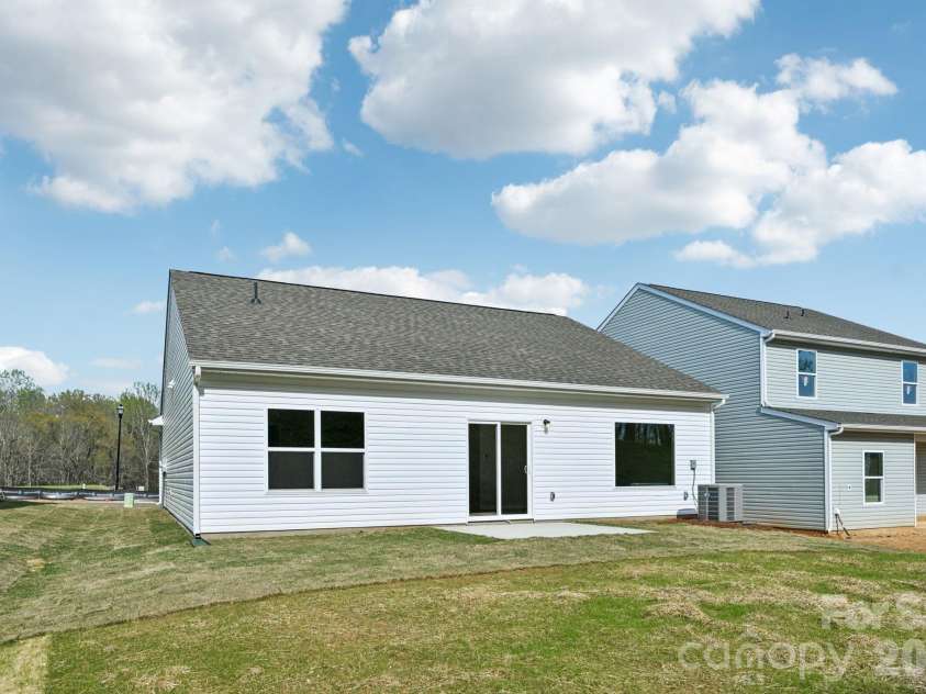 712 Willow Estates Drive, Shelby, NC 28150.  MLS# CAR4379388, YatesRealty ID 19468. 
