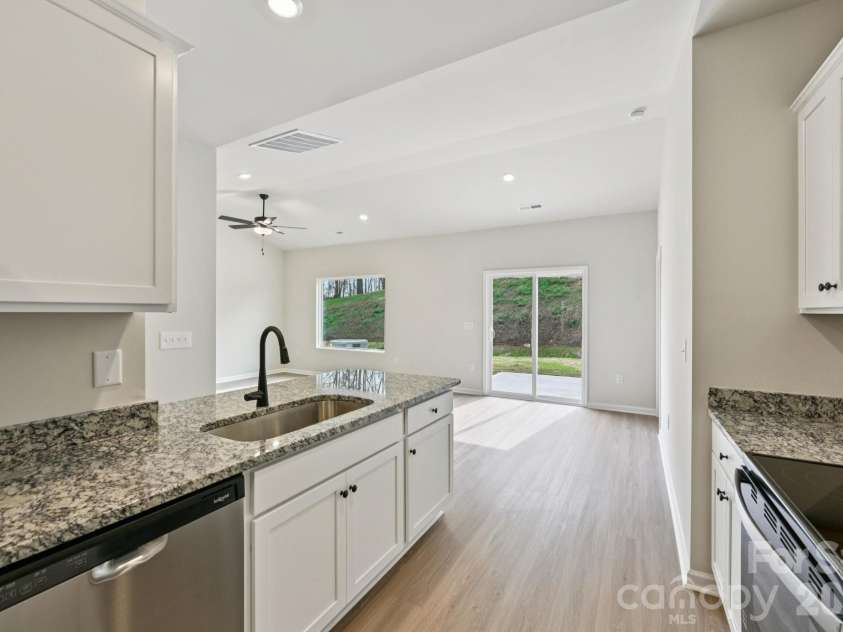 712 Willow Estates Drive, Shelby, NC 28150.  MLS# CAR4379388, YatesRealty ID 19468. 