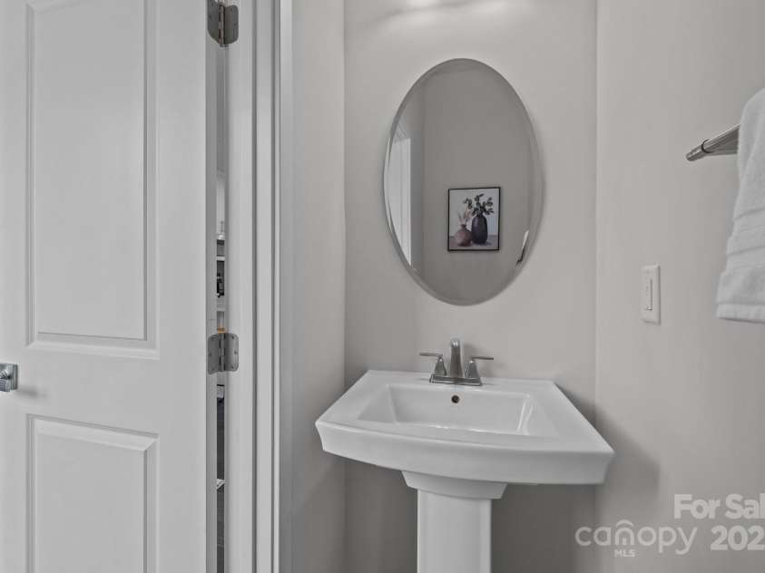 3737 Tryon Street, Charlotte, NC 28217.  MLS# CAR4265281, YatesRealty ID 19469. 