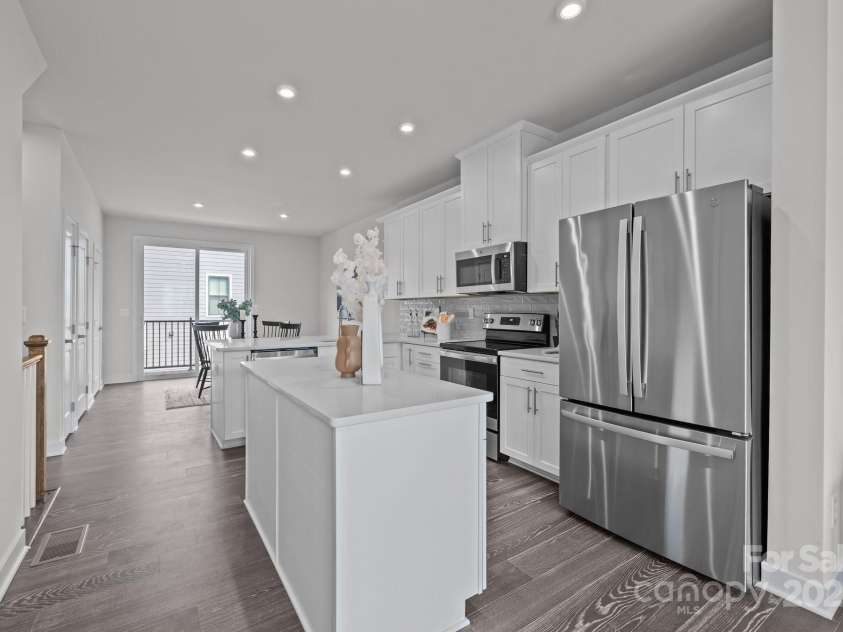 3737 Tryon Street, Charlotte, NC 28217.  MLS# CAR4265281, YatesRealty ID 19469. 