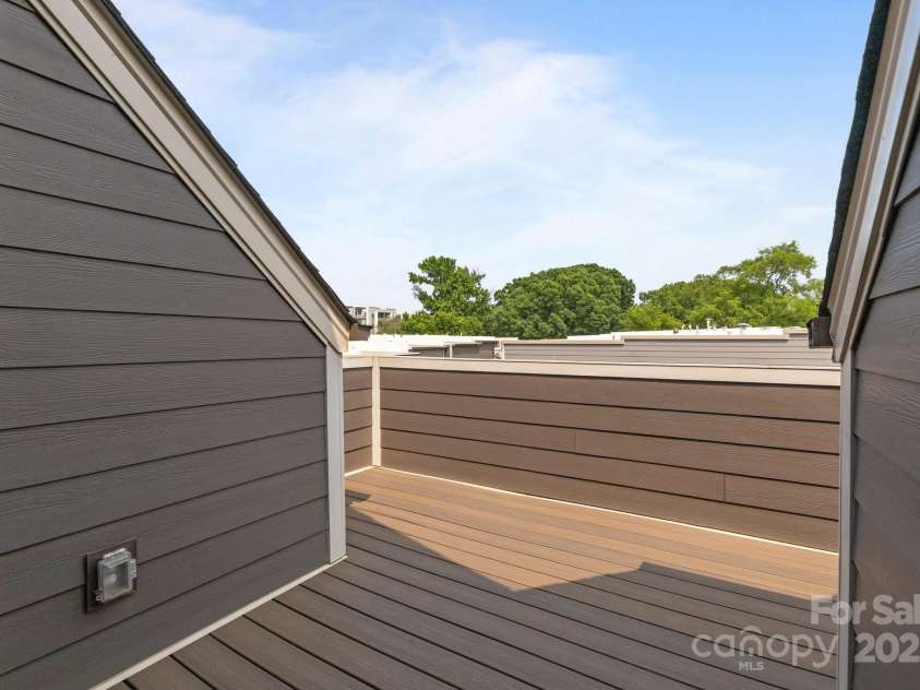 3737 Tryon Street, Charlotte, NC 28217.  MLS# CAR4265281, YatesRealty ID 19469. 