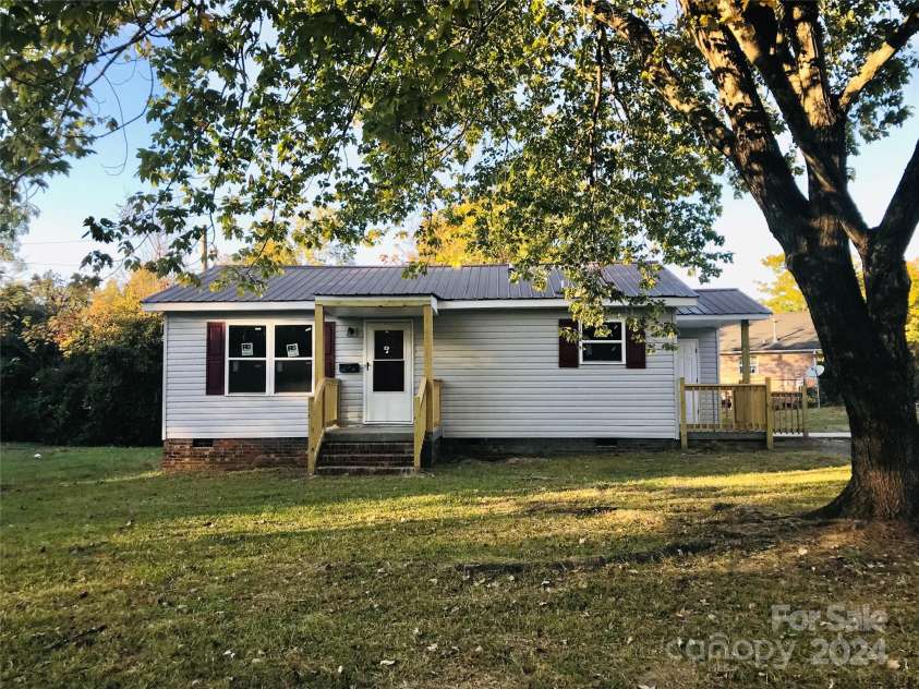 1009 Massey Street, Monroe, NC 28110.  MLS# CAR4195815, YatesRealty ID 1947. 
