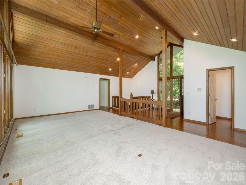 227 Estate Drive, Hendersonville, NC 28739.  MLS# CAR4379373, YatesRealty ID 19470. 