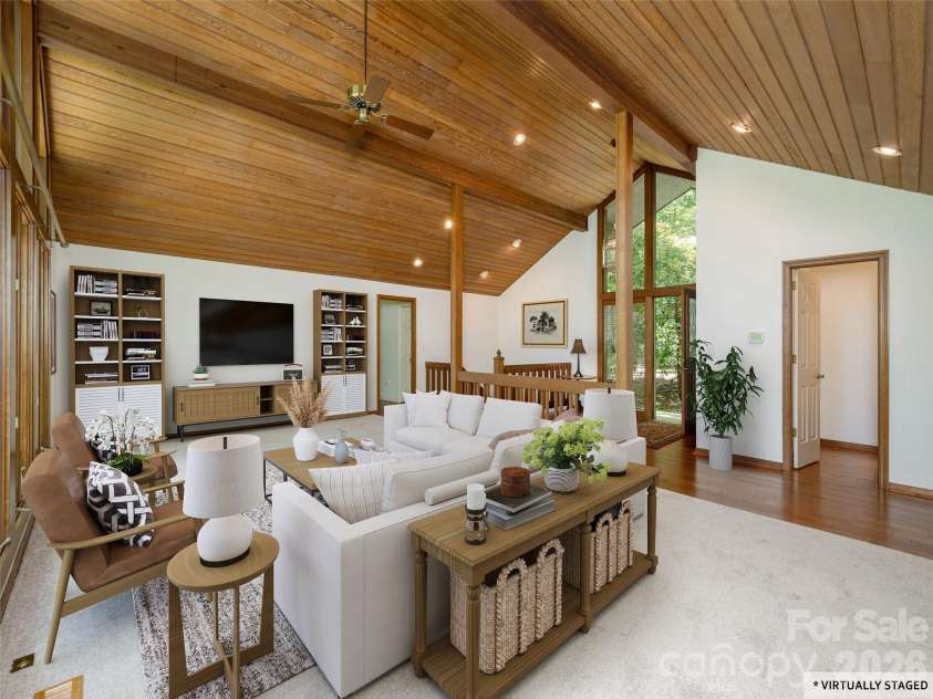 227 Estate Drive, Hendersonville, NC 28739.  MLS# CAR4379373, YatesRealty ID 19470. 