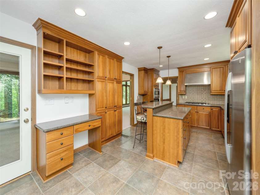 227 Estate Drive, Hendersonville, NC 28739.  MLS# CAR4379373, YatesRealty ID 19470. 