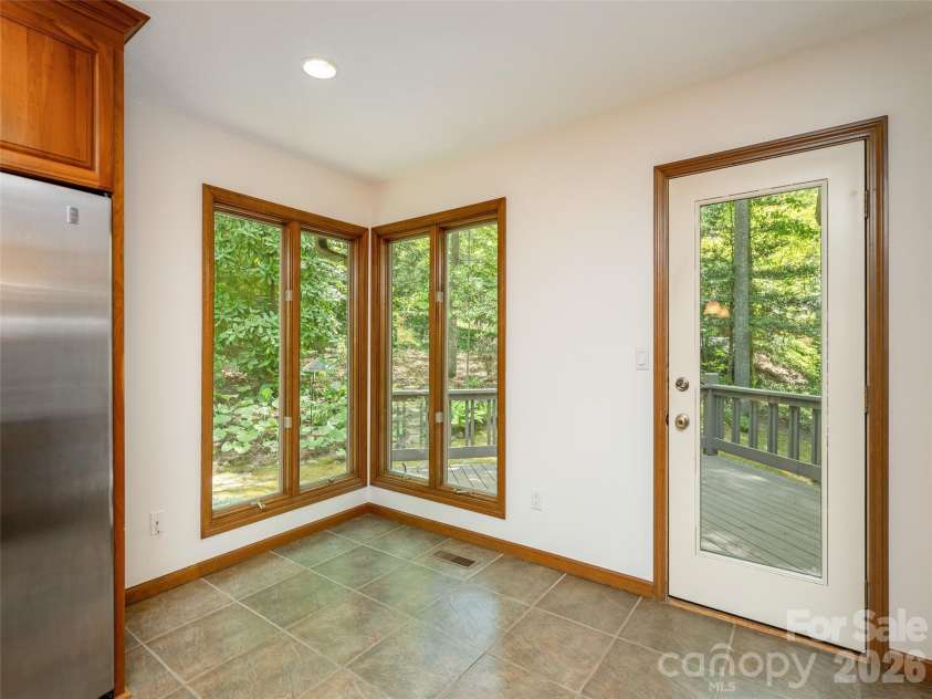 227 Estate Drive, Hendersonville, NC 28739.  MLS# CAR4379373, YatesRealty ID 19470. 
