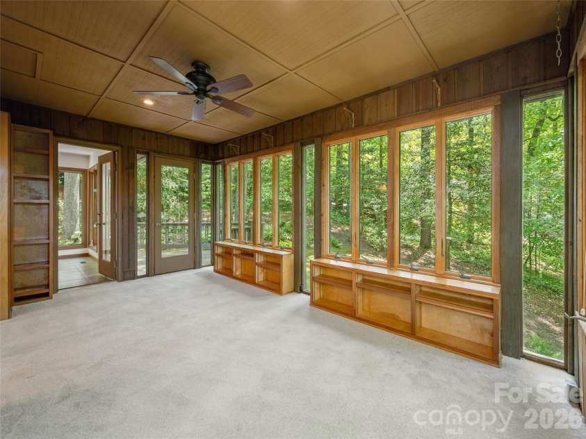 227 Estate Drive, Hendersonville, NC 28739.  MLS# CAR4379373, YatesRealty ID 19470. 
