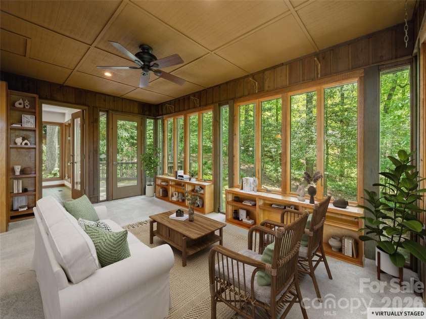 227 Estate Drive, Hendersonville, NC 28739.  MLS# CAR4379373, YatesRealty ID 19470. 