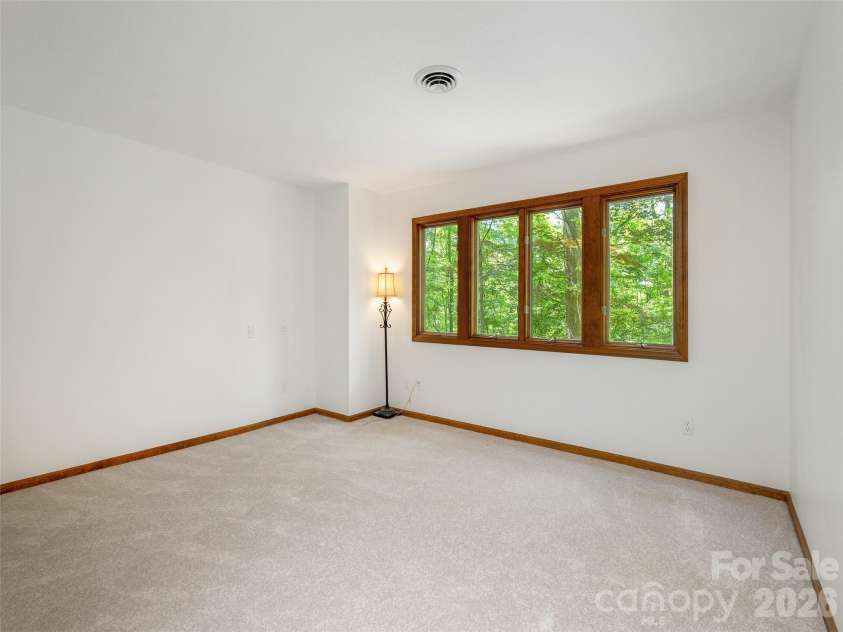 227 Estate Drive, Hendersonville, NC 28739.  MLS# CAR4379373, YatesRealty ID 19470. 