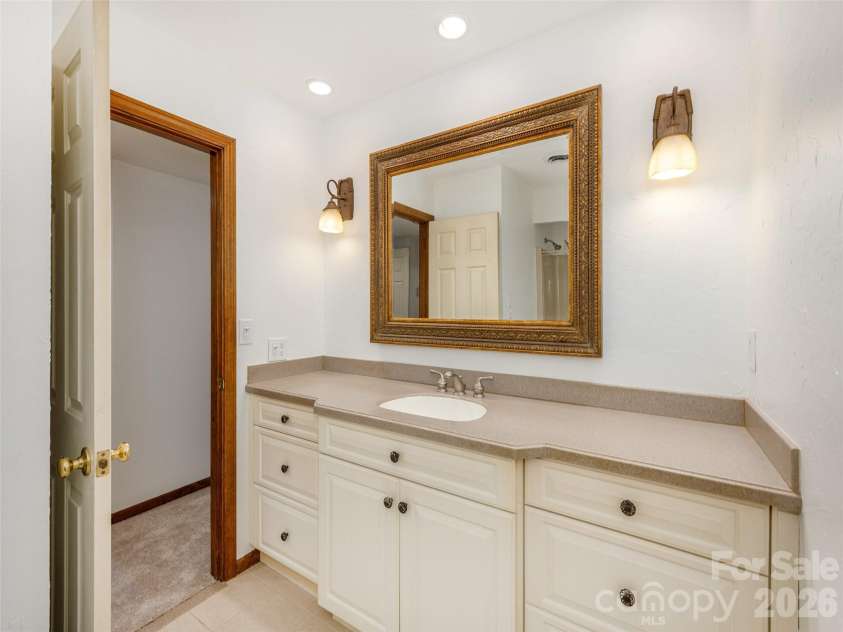 227 Estate Drive, Hendersonville, NC 28739.  MLS# CAR4379373, YatesRealty ID 19470. 