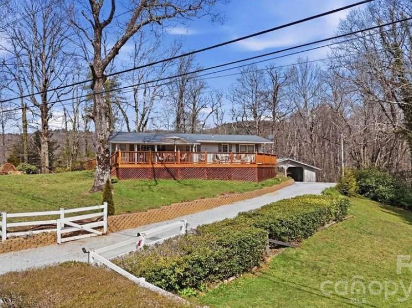 3731 Dillard Road, Highlands, NC 28741.  MLS# CAR4379401, YatesRealty ID 19471. 