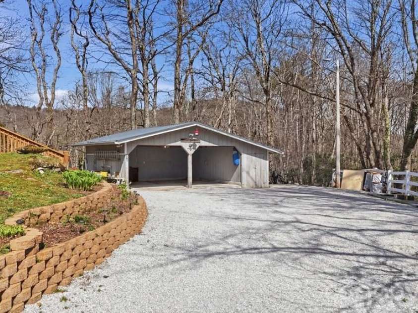3731 Dillard Road, Highlands, NC 28741.  MLS# CAR4379401, YatesRealty ID 19471. 