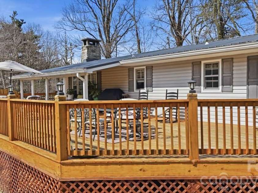 3731 Dillard Road, Highlands, NC 28741.  MLS# CAR4379401, YatesRealty ID 19471. 