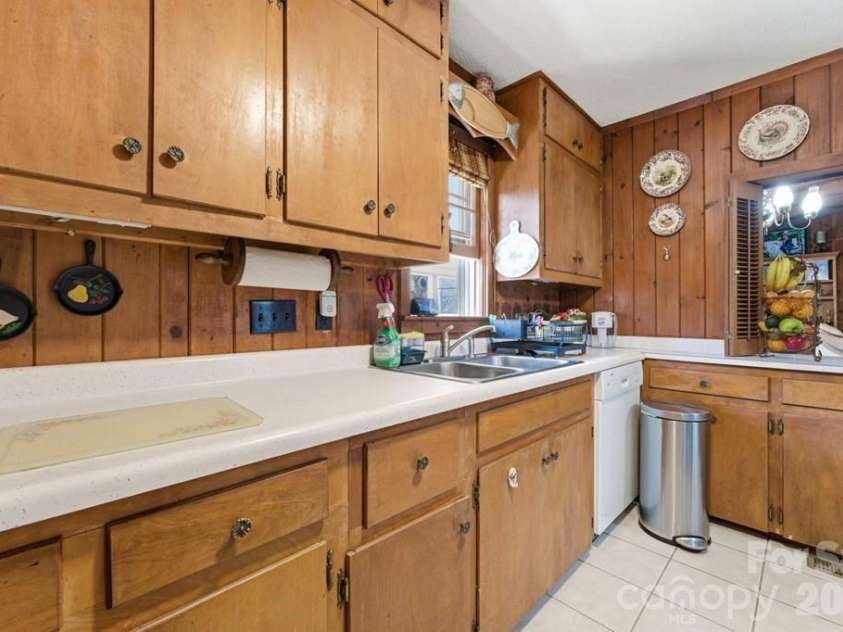 3731 Dillard Road, Highlands, NC 28741.  MLS# CAR4379401, YatesRealty ID 19471. 
