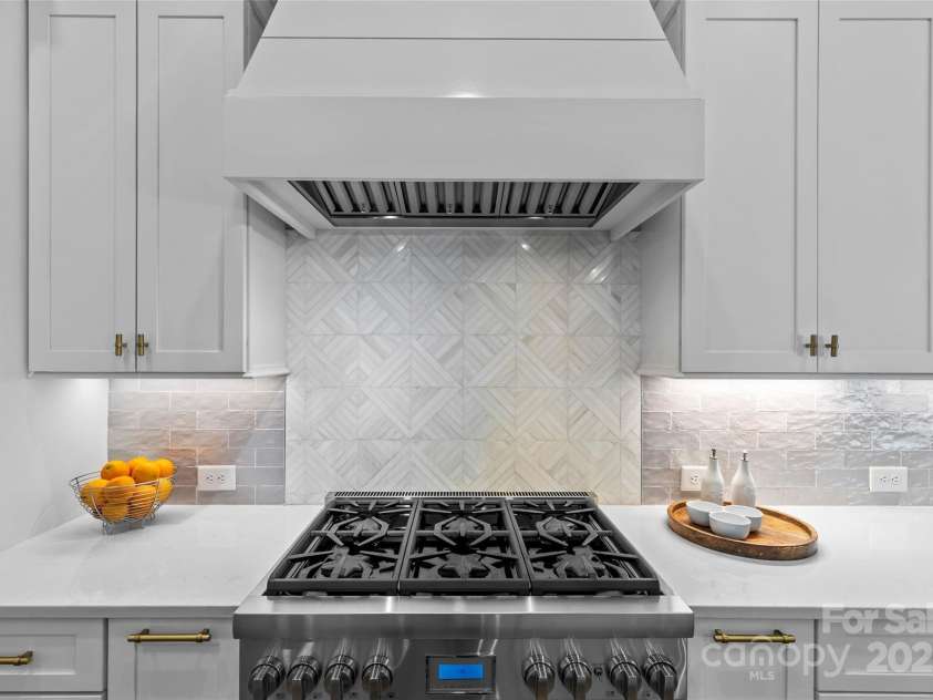 5638 Timber Lane, Charlotte, NC 28270.  MLS# CAR4268373, YatesRealty ID 19471. 