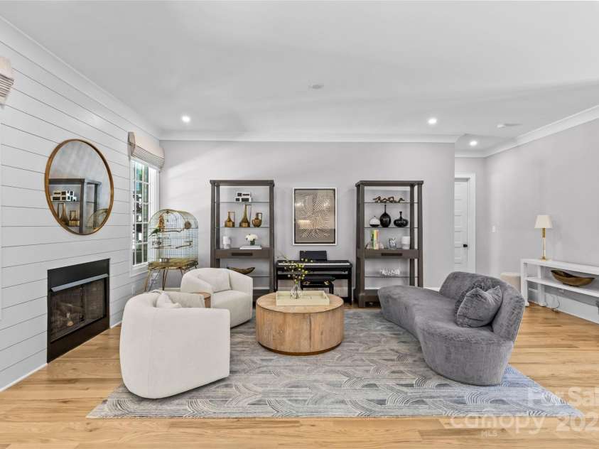5638 Timber Lane, Charlotte, NC 28270.  MLS# CAR4268373, YatesRealty ID 19471. Living Room