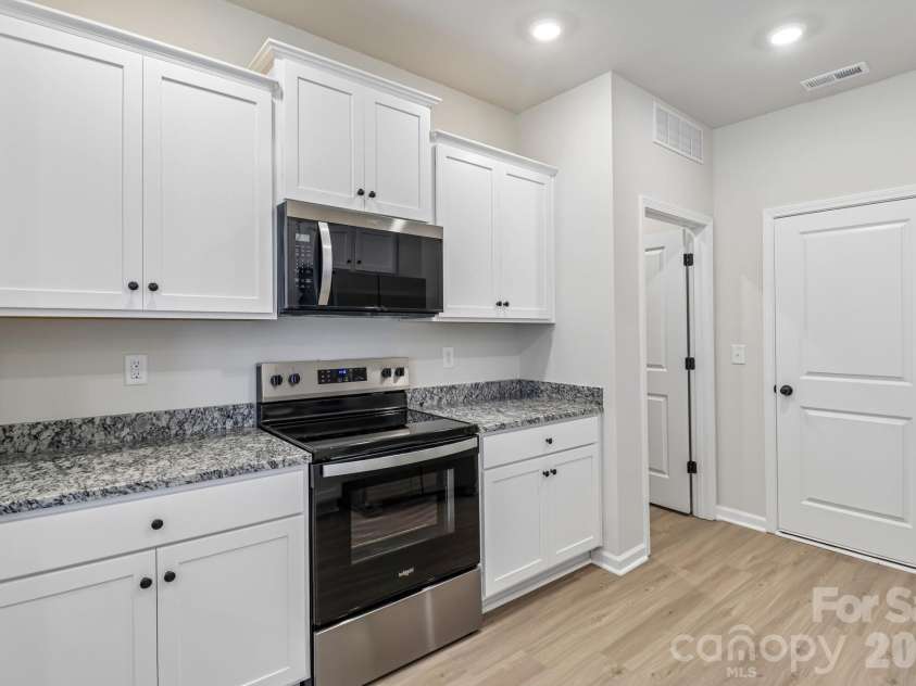 708 Willow Estates Drive, Shelby, NC 28150.  MLS# CAR4379420, YatesRealty ID 19472. 