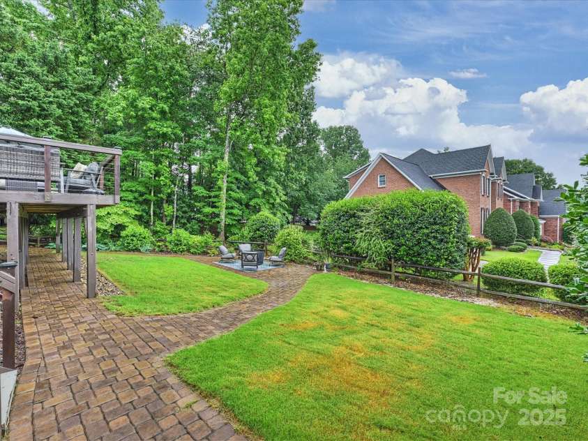 16308 Woolwine Road, Charlotte, NC 28278.  MLS# CAR4260989, YatesRealty ID 19473. Backyard