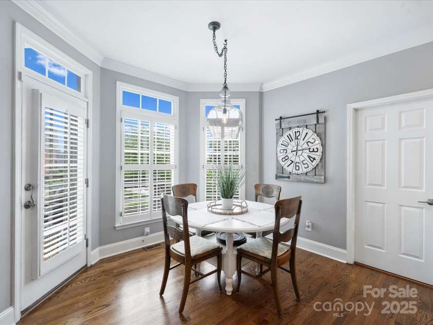 16308 Woolwine Road, Charlotte, NC 28278.  MLS# CAR4260989, YatesRealty ID 19473. Breakfast Area