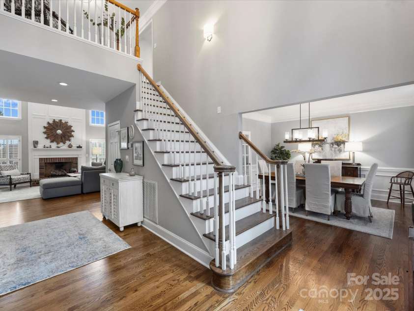 16308 Woolwine Road, Charlotte, NC 28278.  MLS# CAR4260989, YatesRealty ID 19473. Foyer