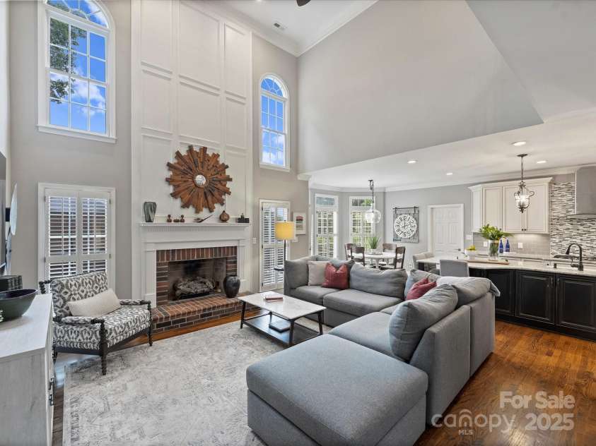 16308 Woolwine Road, Charlotte, NC 28278.  MLS# CAR4260989, YatesRealty ID 19473. Great Room