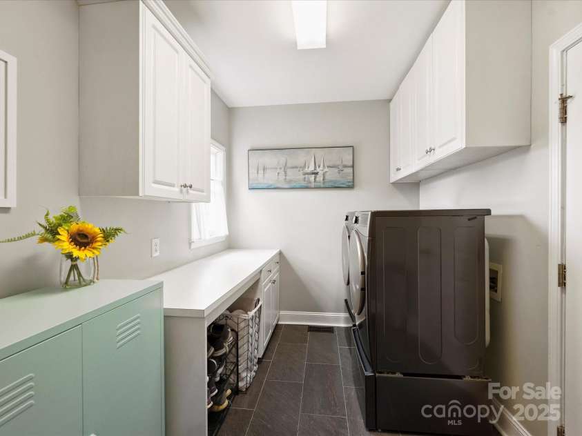 16308 Woolwine Road, Charlotte, NC 28278.  MLS# CAR4260989, YatesRealty ID 19473. Laundry Room
