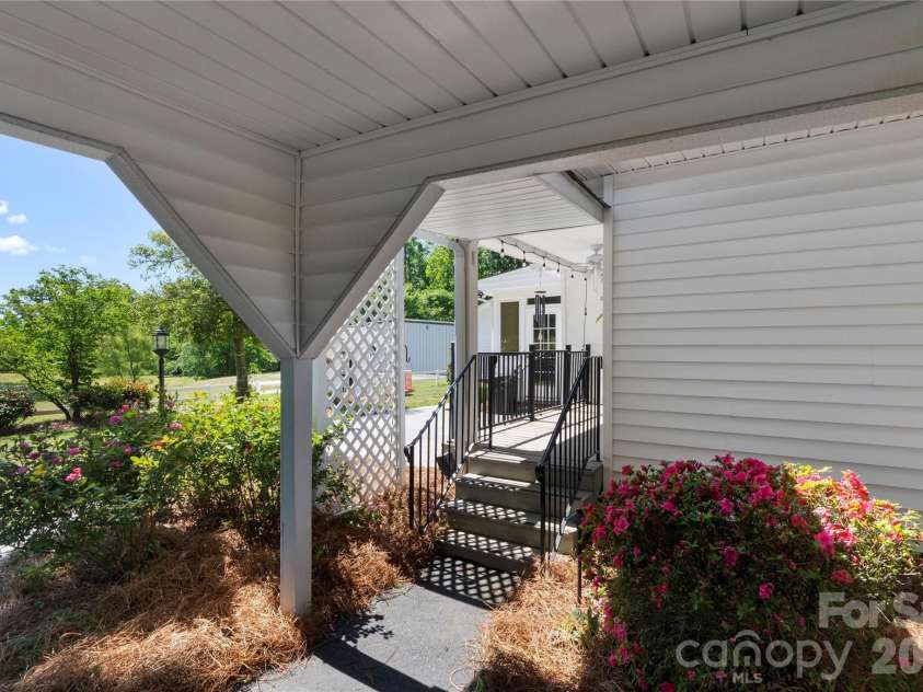 1687 Sexton Road, Denton, NC 27239.  MLS# CAR4379400, YatesRealty ID 19474. 
