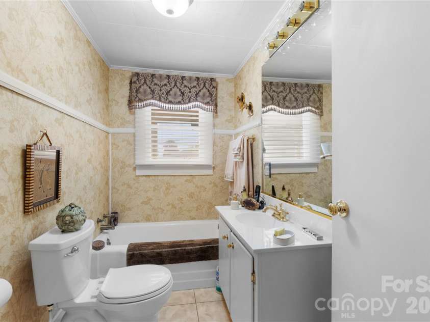 1687 Sexton Road, Denton, NC 27239.  MLS# CAR4379400, YatesRealty ID 19474. 