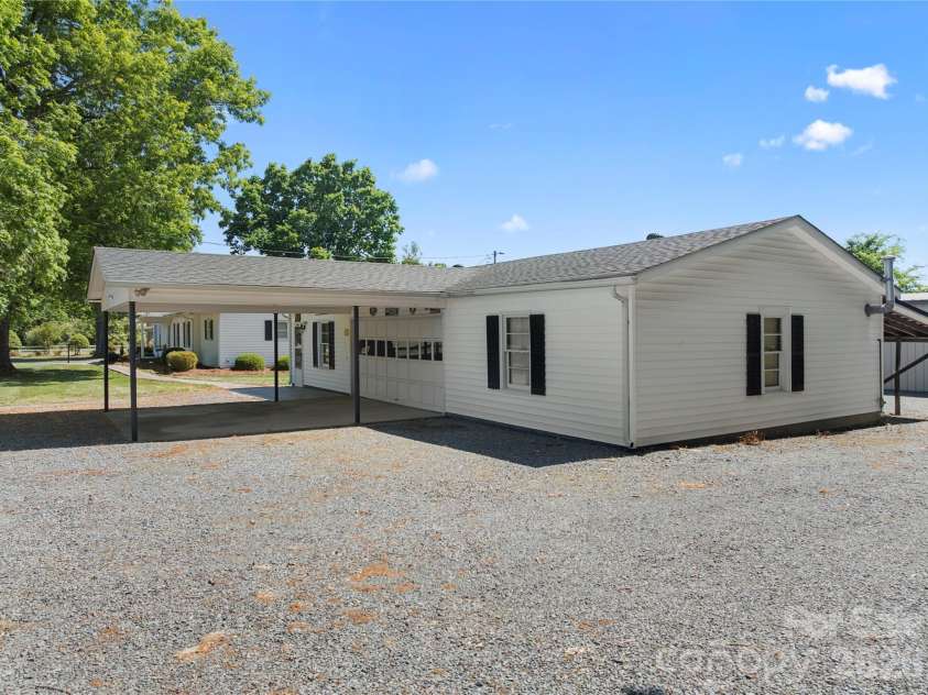 1687 Sexton Road, Denton, NC 27239.  MLS# CAR4379400, YatesRealty ID 19474. 