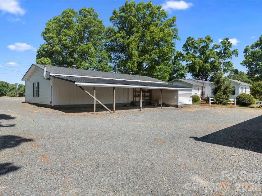 1687 Sexton Road, Denton, NC 27239.  MLS# CAR4379400, YatesRealty ID 19474. 