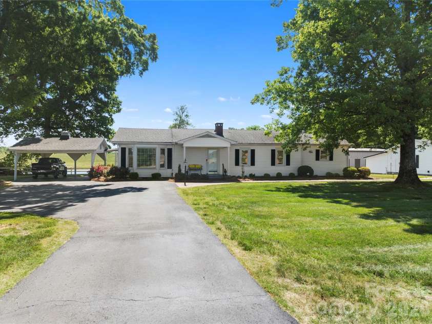 1687 Sexton Road, Denton, NC 27239.  MLS# CAR4379400, YatesRealty ID 19474. 