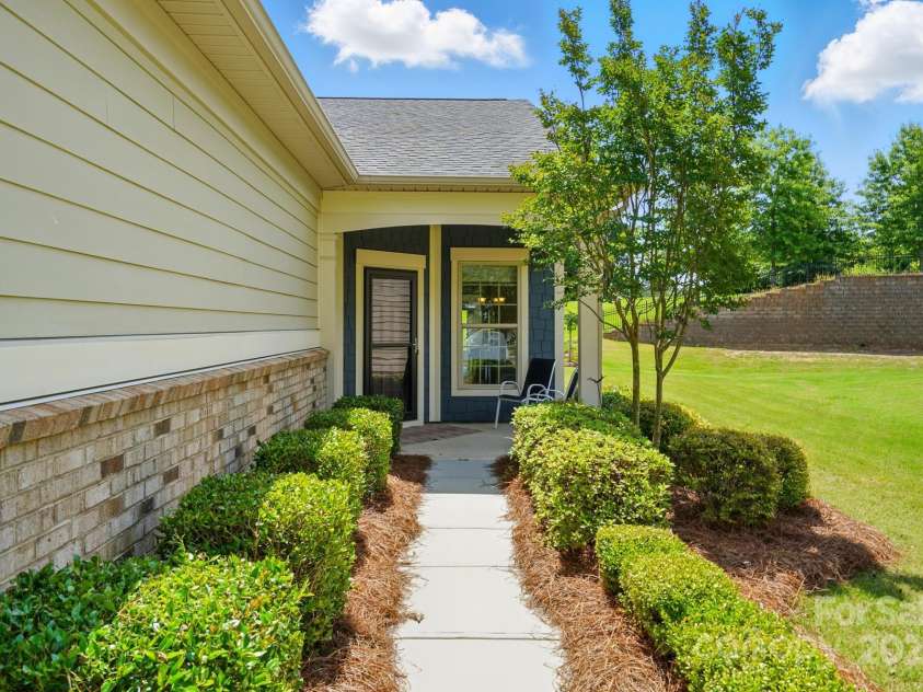 258 Cherrytree Drive, Fort Mill, SC 29715.  MLS# CAR4261515, YatesRealty ID 19474. 