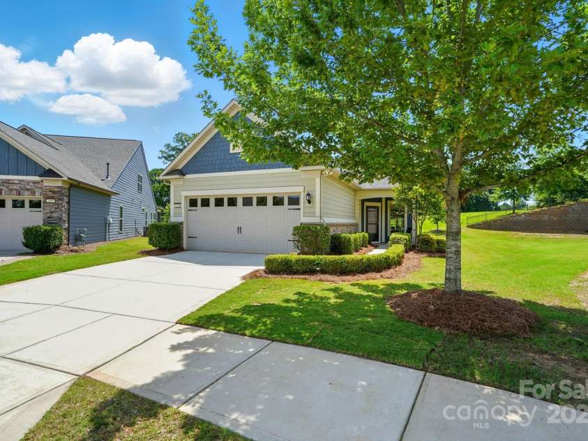 258 Cherrytree Drive, Fort Mill, SC 29715.  MLS# CAR4261515, YatesRealty ID 19474. 