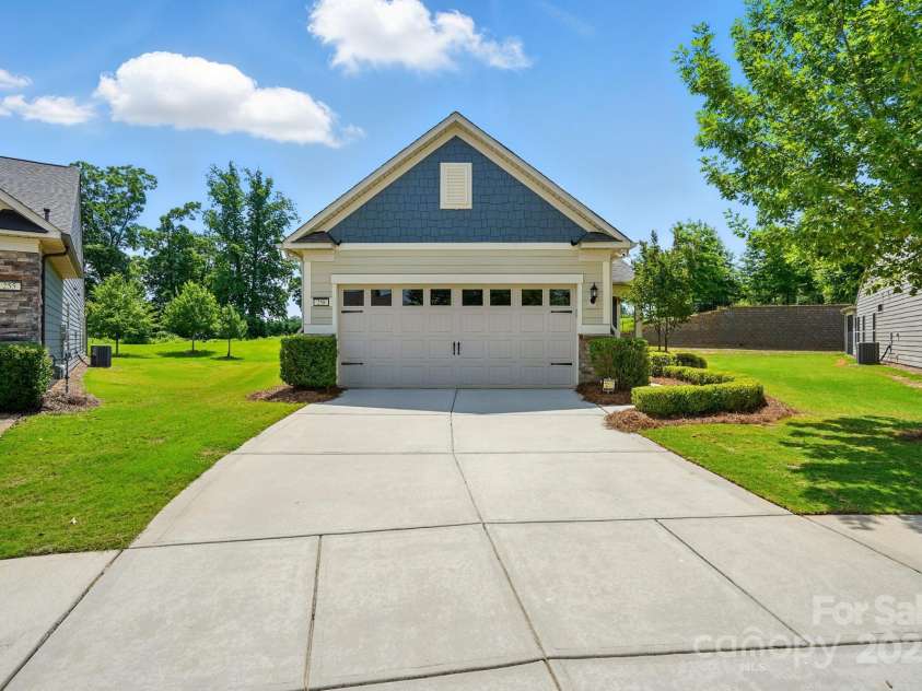 258 Cherrytree Drive, Fort Mill, SC 29715.  MLS# CAR4261515, YatesRealty ID 19474. 