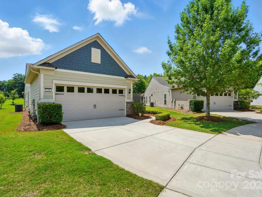 258 Cherrytree Drive, Fort Mill, SC 29715.  MLS# CAR4261515, YatesRealty ID 19474. 