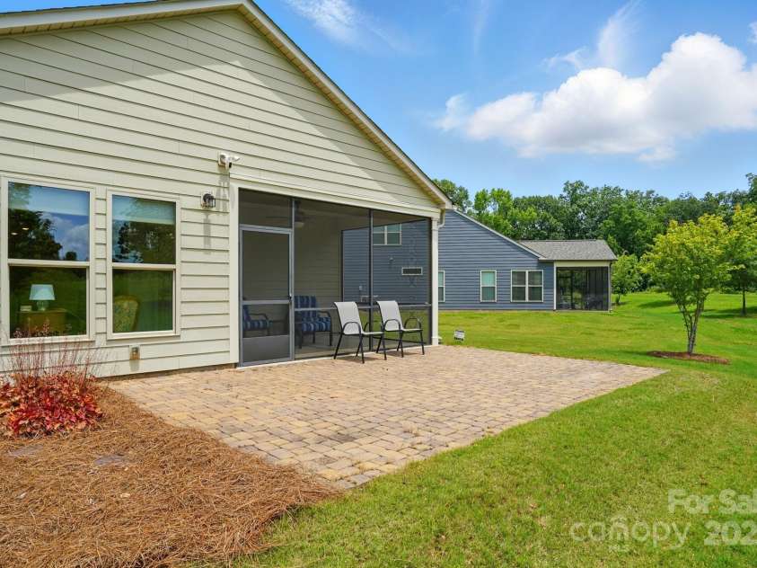 258 Cherrytree Drive, Fort Mill, SC 29715.  MLS# CAR4261515, YatesRealty ID 19474. 