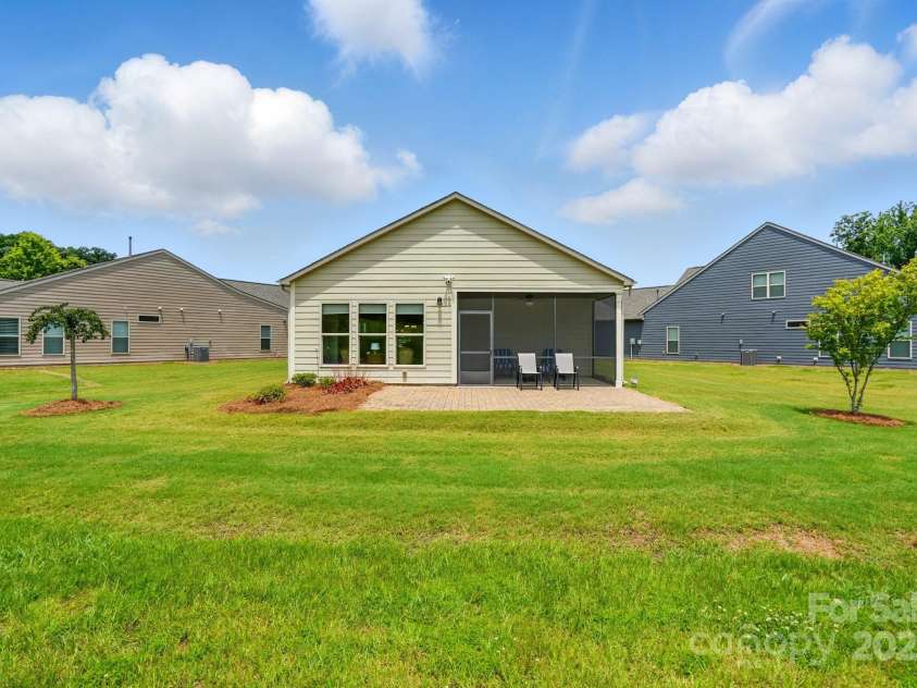 258 Cherrytree Drive, Fort Mill, SC 29715.  MLS# CAR4261515, YatesRealty ID 19474. 