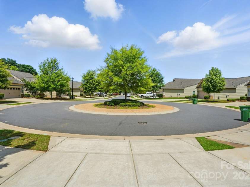 258 Cherrytree Drive, Fort Mill, SC 29715.  MLS# CAR4261515, YatesRealty ID 19474. Situated perfectly in the center of a quiet cul de sac