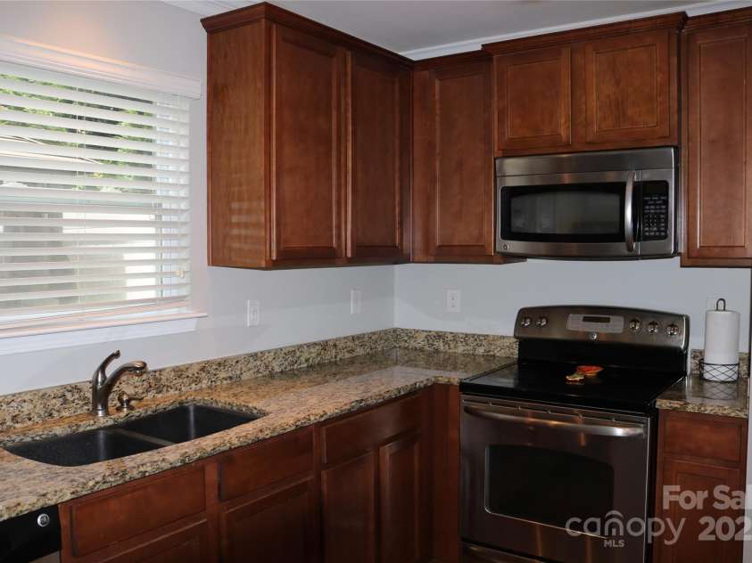 10726 Greenhead View Road, Charlotte, NC 28262.  MLS# CAR4266554, YatesRealty ID 19475. 